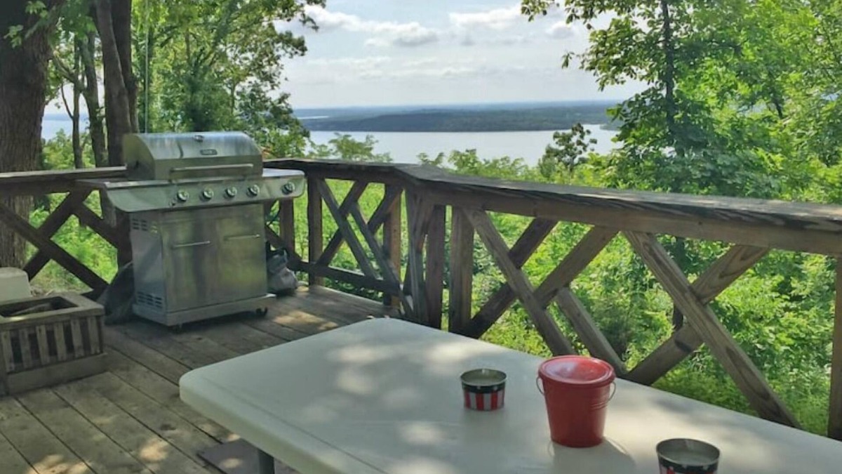 Hulbert House | Lake Ft. Gibson Getaway