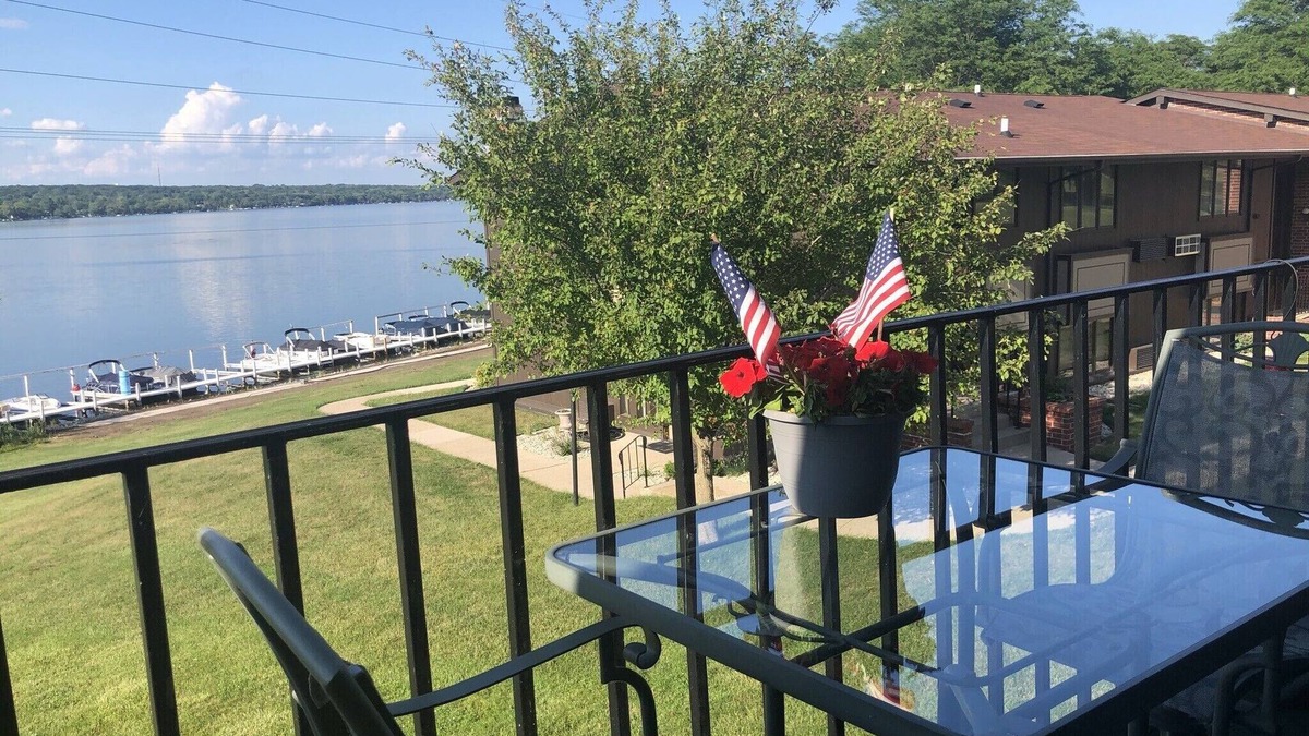 Lake Geneva Villa | *LAKE GENEVA*⛵️ My Lake COMO WATERFRONT☀️ “My Place in the 🌞 Sun”❣️
