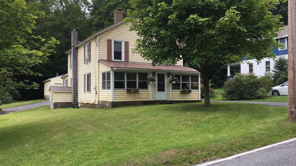 Diamond Point House | Lake George-Great Location! Close to Everything for a great vacation!