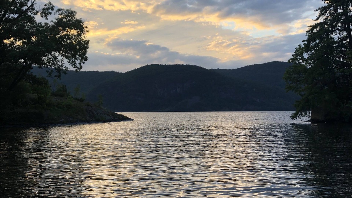 Huletts Landing Cottage | Lake George, Huletts Landing, Large family -friendly 5 BD Cozy Country Cottage