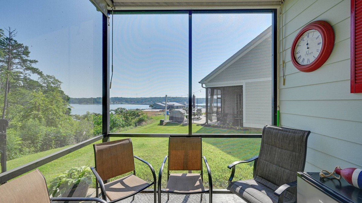 Greenwood Cottage | Lake Greenwood Getaway w/On-Site Boat Ramp!