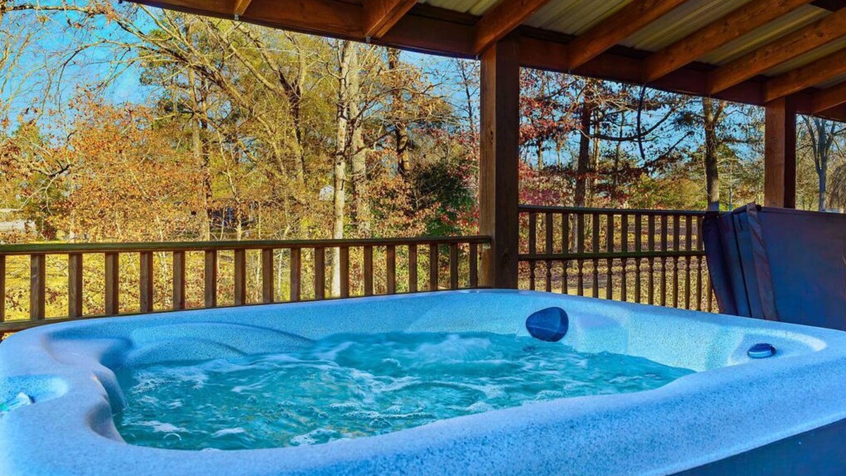 Waterloo House | Lake Greenwood Waterfront Paradise w wrap around porches, dock/ramp & Hot Tub
