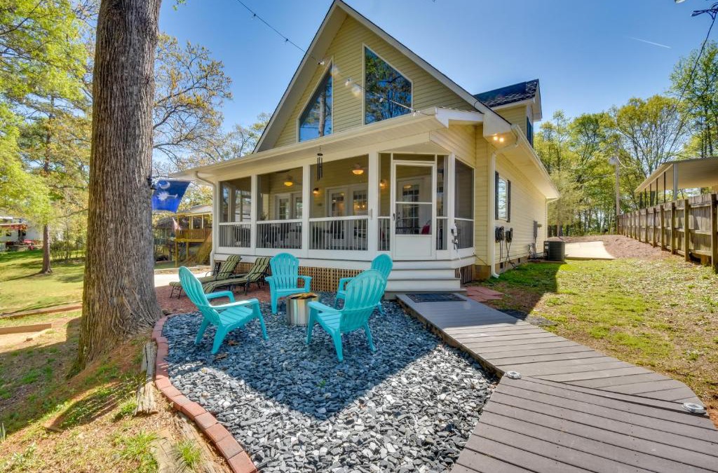 Fair Play House | Lake Hartwell Vacation Rental with Boat Dock and Slip!
