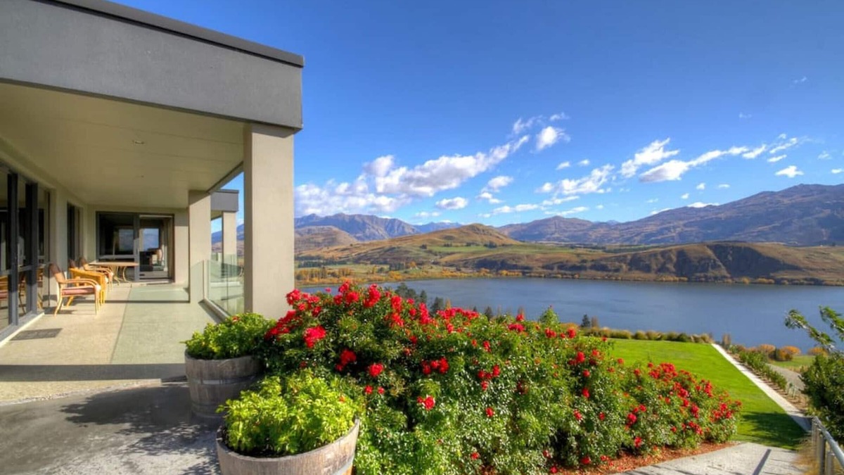 Lake Hayes House | Lake Hayes Residence - Premium location | Prestigious Lake Hayes Hollywood style Living