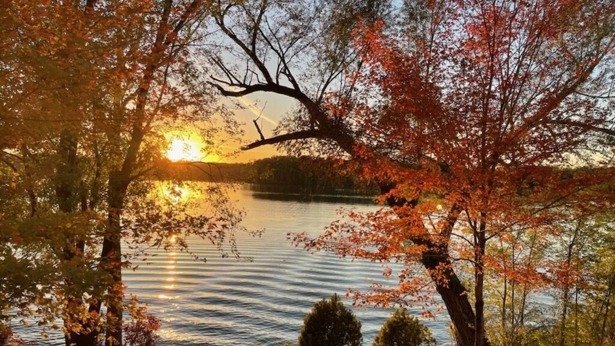 Sauk Centre House | Lake home, across the street from a golf course & minutes to shopping and more!