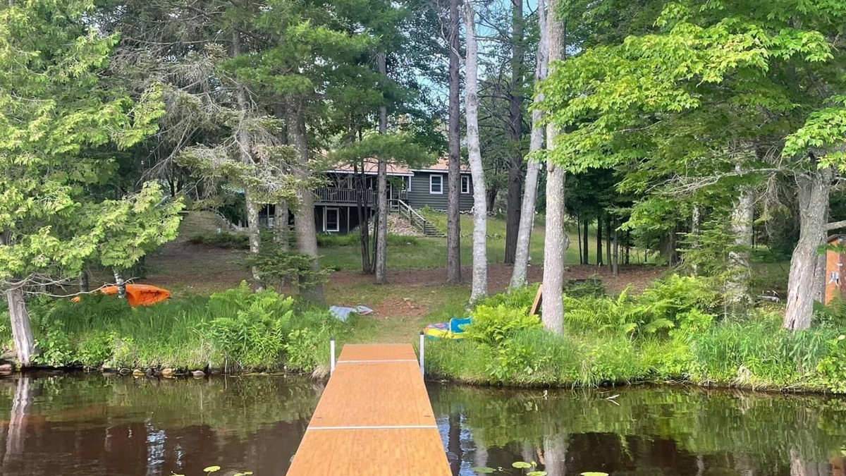 Three Lakes House | Lake Home on Three Lakes chain of lakes, WI Northwoods. 220 ft private frontage