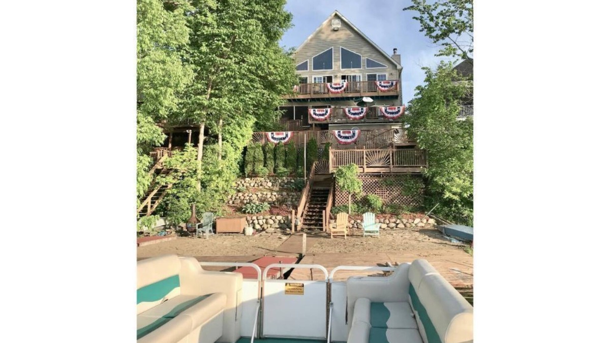 Lapeer House | Lake House Chalet Gorgeous Sunsets Lake Nepessing