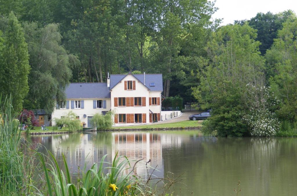 Beaumont-Pied-de-Boeuf Apartment | Lake House France