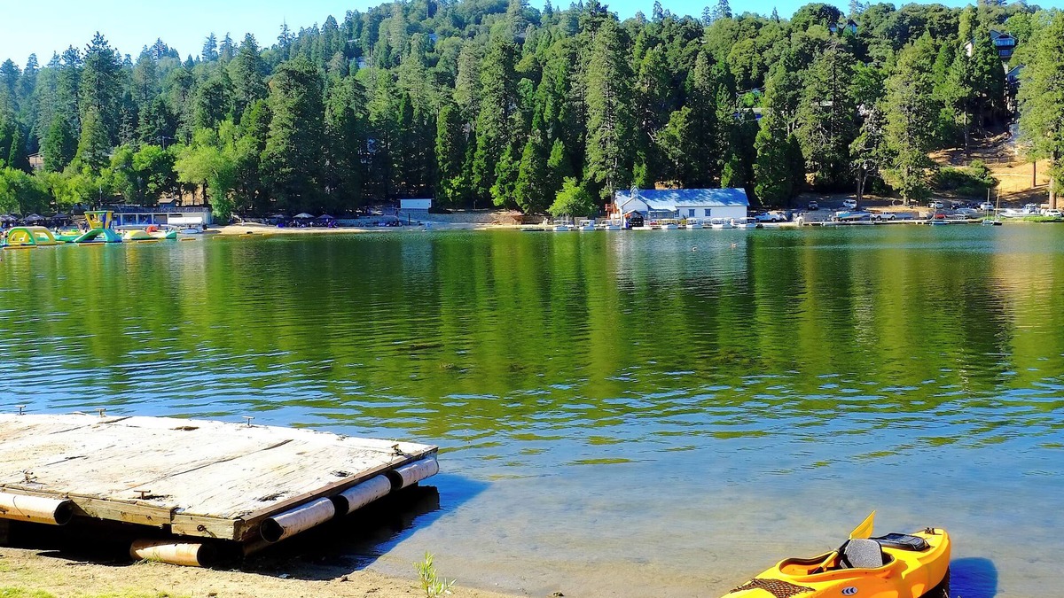 Crestline House | Lake House Getaway - 2 bedroom home in peaceful Crestline with WiFi AC and more!
