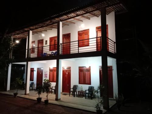 Anuradhapura House | Lake House Home Stay