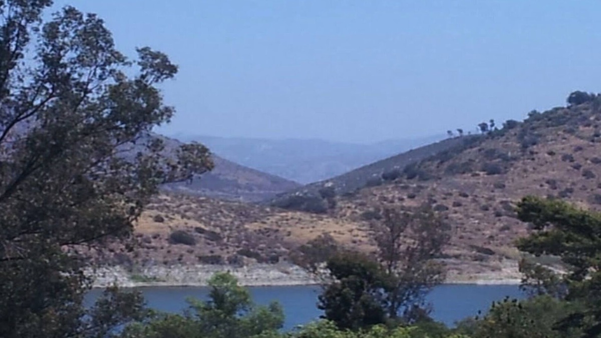 Del Dios Cottage | Lake House - Novel Attractions Close/Safari Park Zoo/Legoland/Sea World