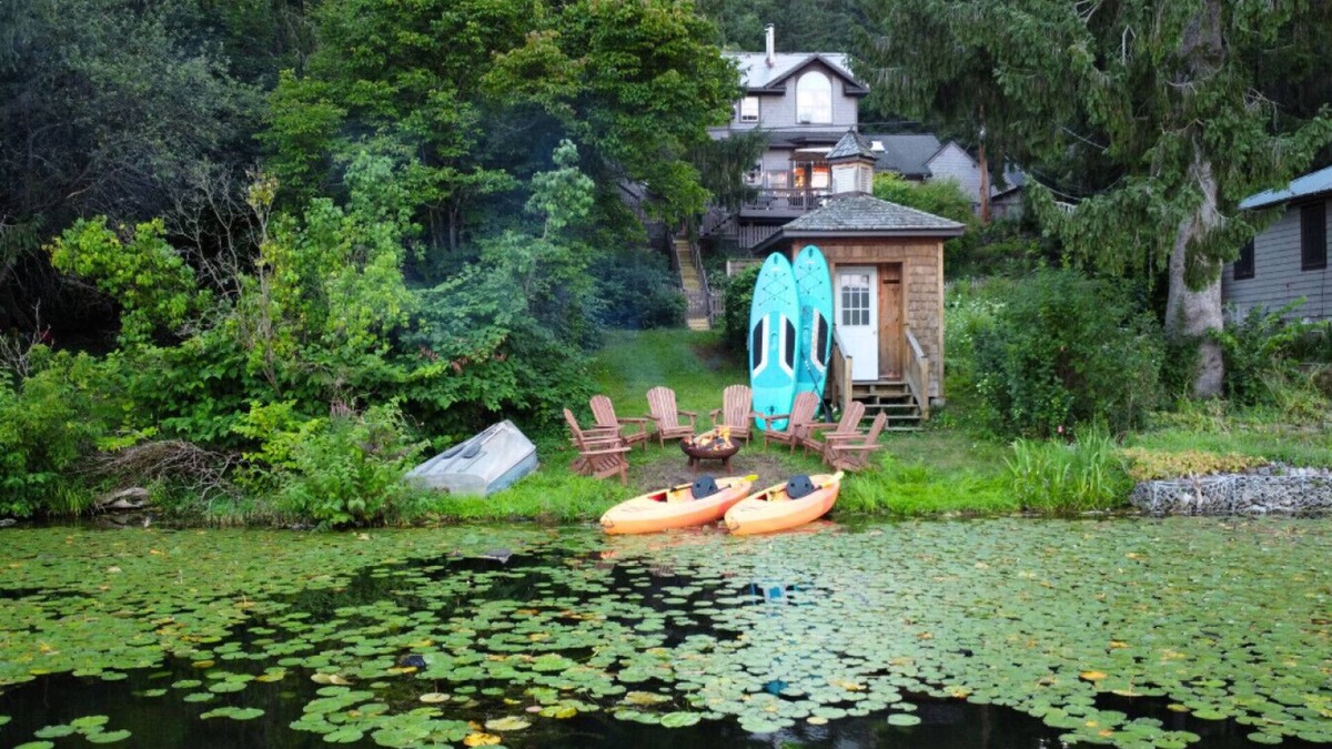 Cortland House | Lake House, Sauna, Game Room, Kayak, Paddleboard