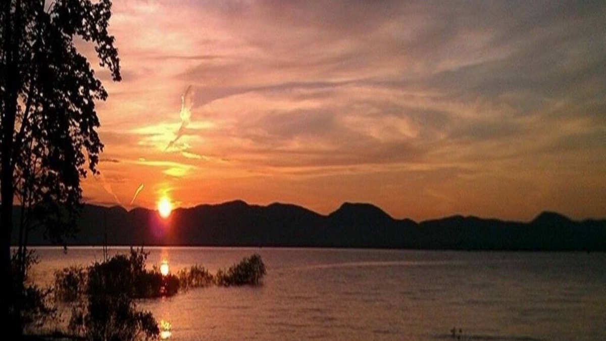 Northville House | Lake house, w/boat launch. Tons of Winter/Summer activities