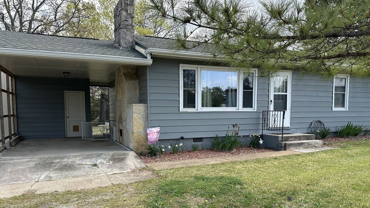 Gamaliel House | Lake House W/Fenced Yard, Swim Dock, Marinas/Launches, 7 miles to Mtn Home, AR