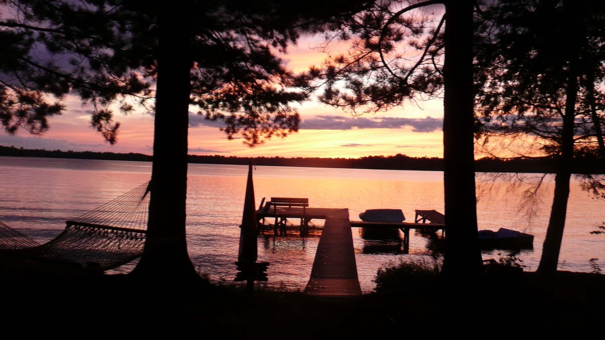 Three Lakes Cabin | Lake House w/Spectacular Sunset Views -100 ft FLAT Lakefront; Large dock, SAFE -