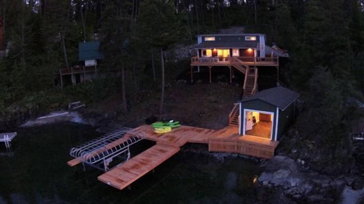 Kings Point House | Lake House with Sauna, kayaks, S.U.P.'s, snorkeling sets and boat parking