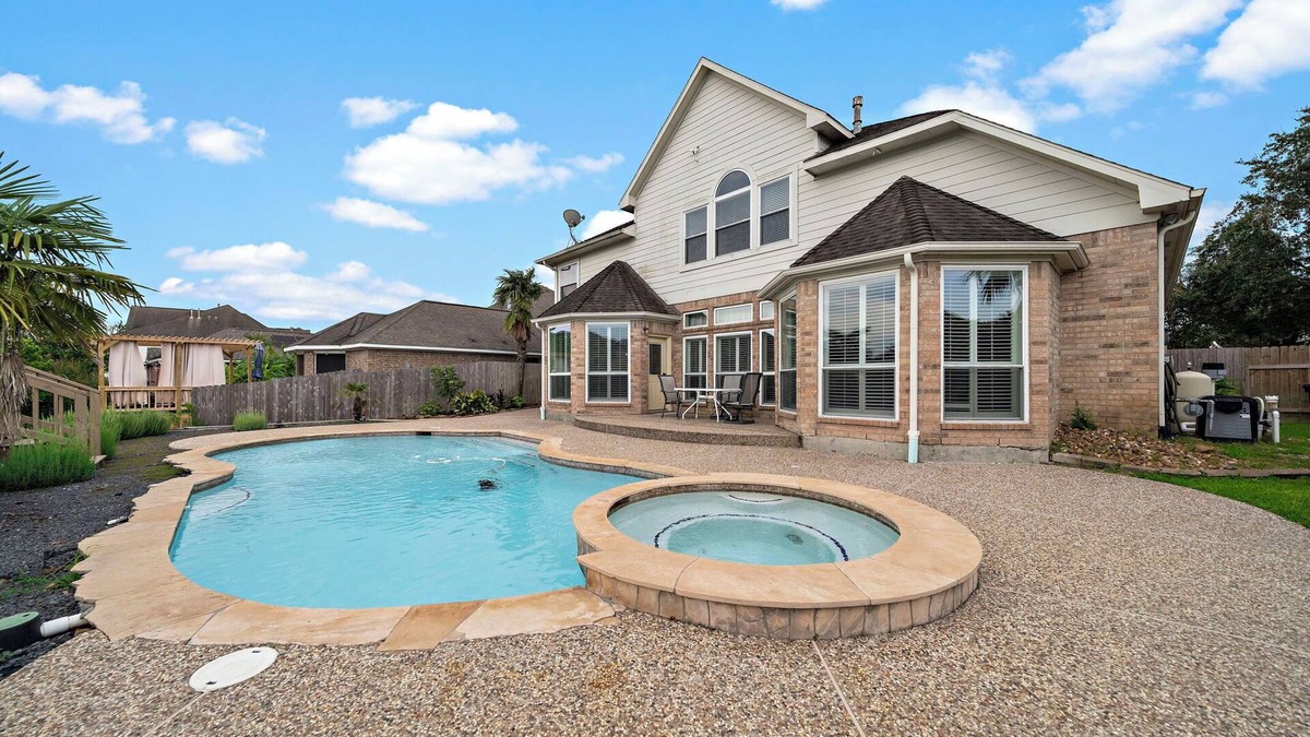 Atascocita House | Lake Houston Getaway | Pool + Spa + Lake Front