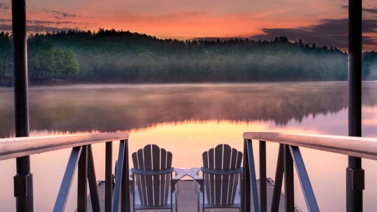 Nebo House | Lake James Country-style House - Deep Cove, Pool, Screen Porch, Kayaks & SUP!