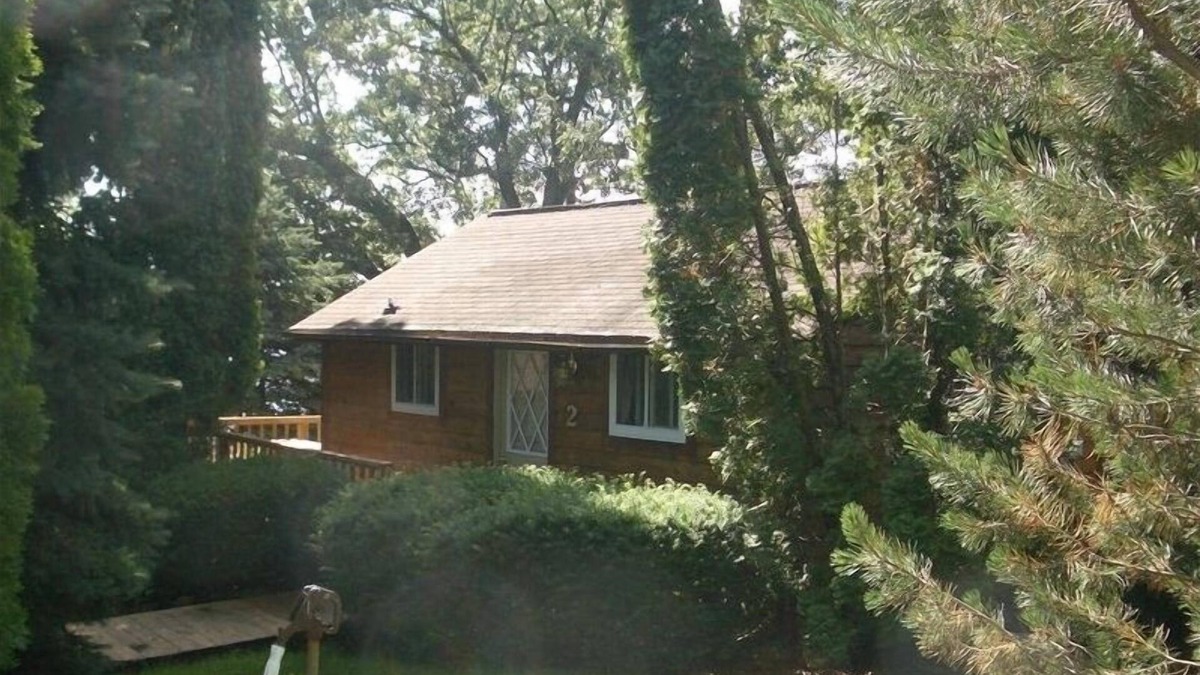 Stoughton Cottage | Lake Kegonsa 1BR Cottage 15 Min.to Madison,Sleeps 3 ,Kayaks
