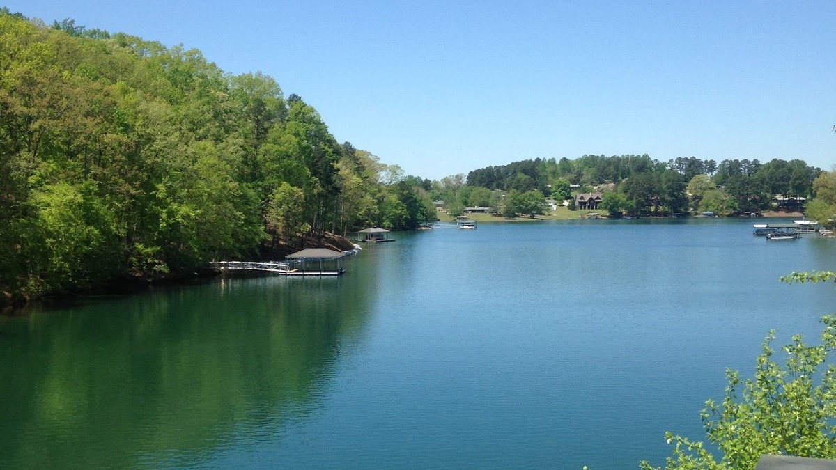 Seneca Condo | Lake Keowee Condo with Great Views! Near Clemson, Marina, Hiking, Waterfalls!