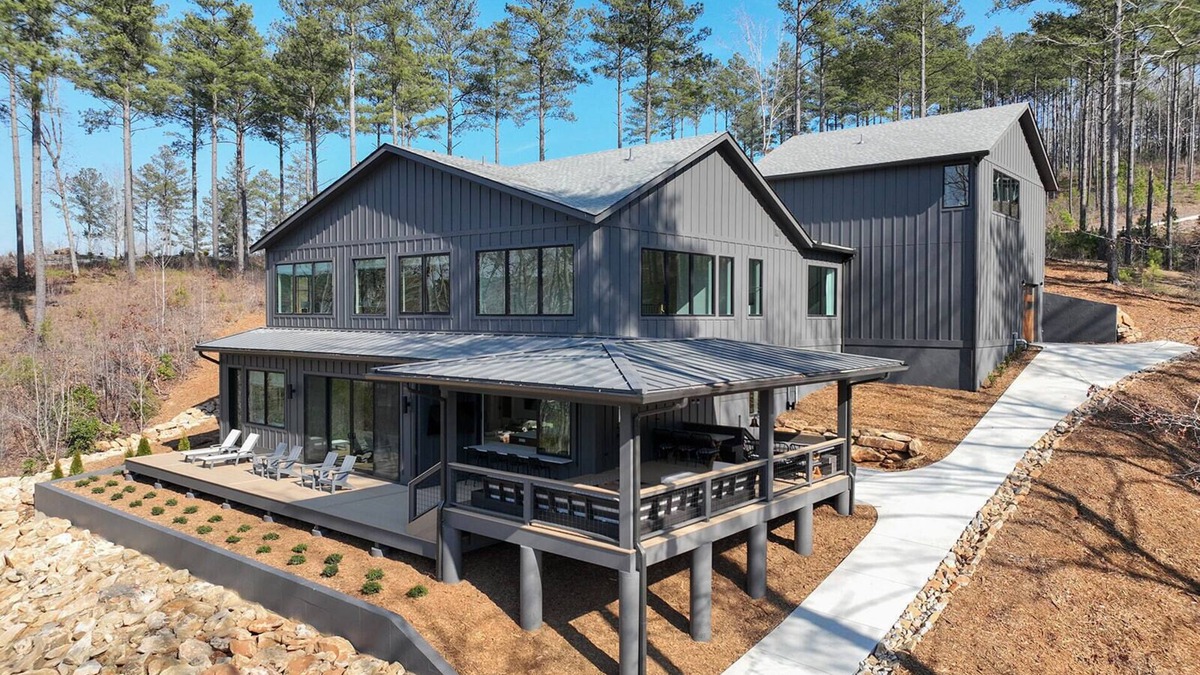 Six Mile House | Lake Keowee House - A Luxury Lakeside Retreat