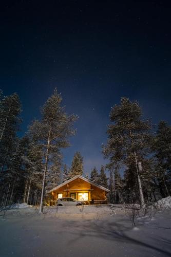 Akaslompolo Apartment | Lake Kesänki Cottage