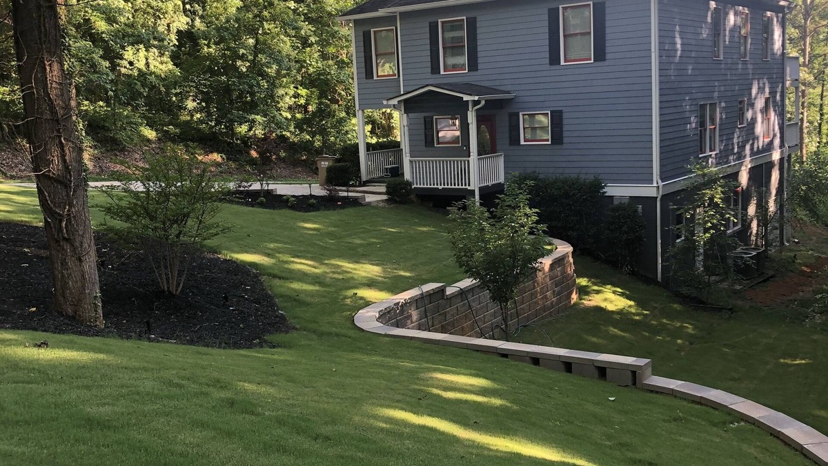 Gainesville House | Lake Lanier's Most Relaxing Experience, convenience to Marina, Shopping & Dining