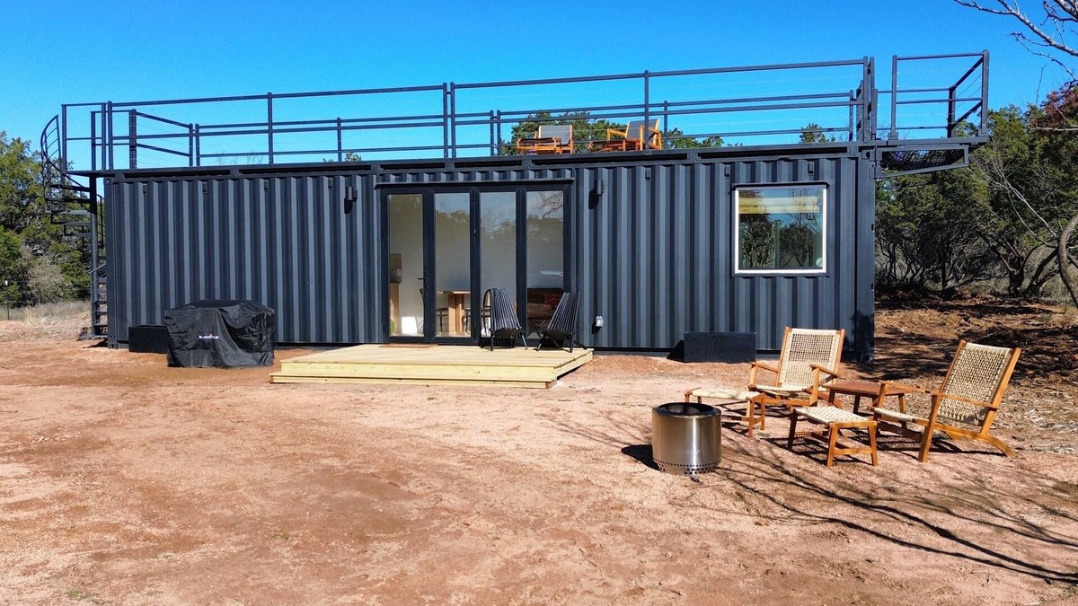 Burnet House | Lake LBJ Container Home with Rooftop Tub