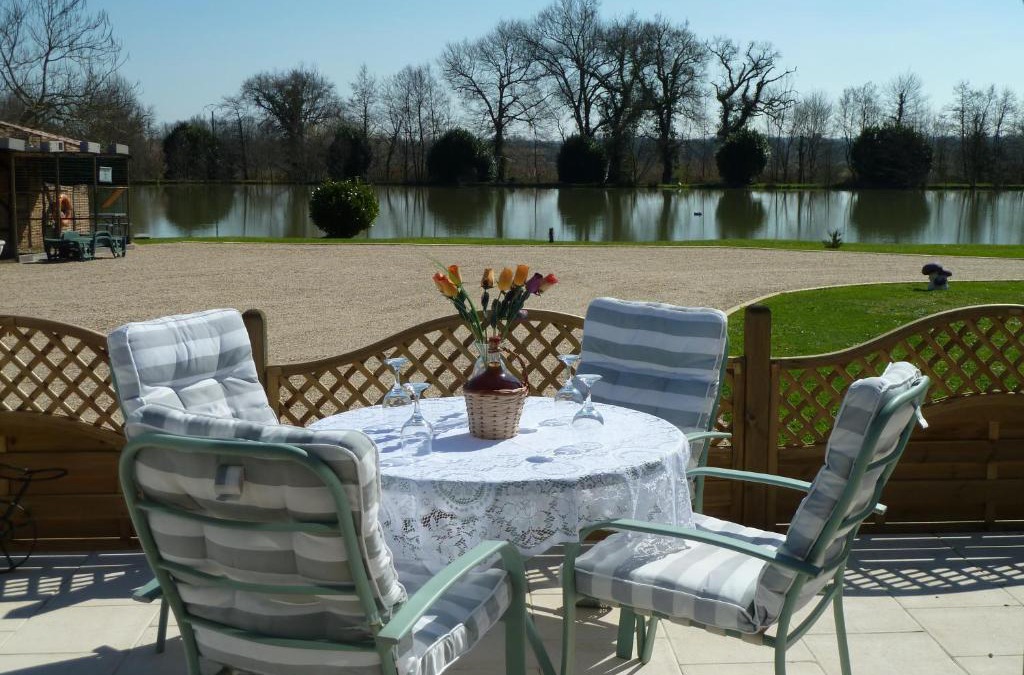 Montpon-Menesterol House | Lake Les Landes