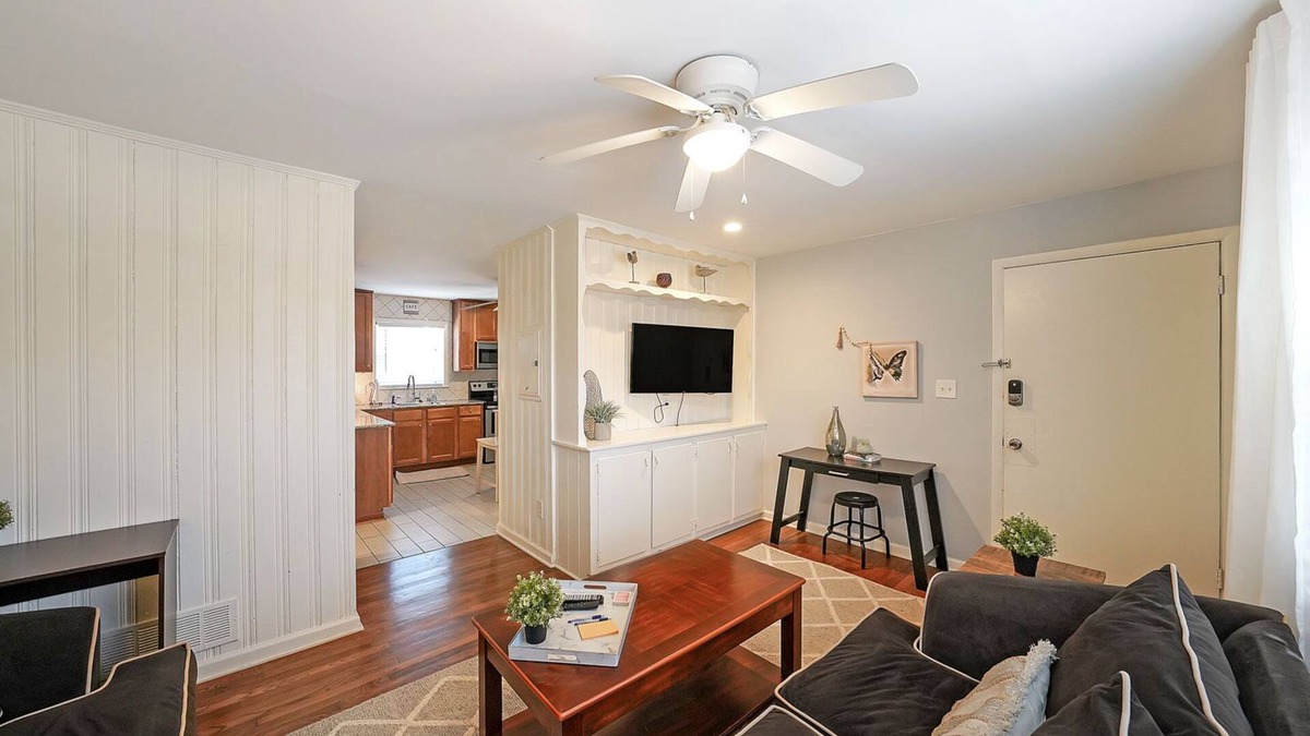 Acworth Apartment | Lake Life A - Apartment in Downtown Lake Acworth