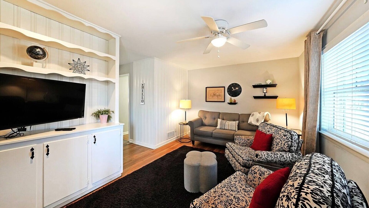 Acworth Apartment | Lake Life B - Apartment in Downtown Lake Acworth