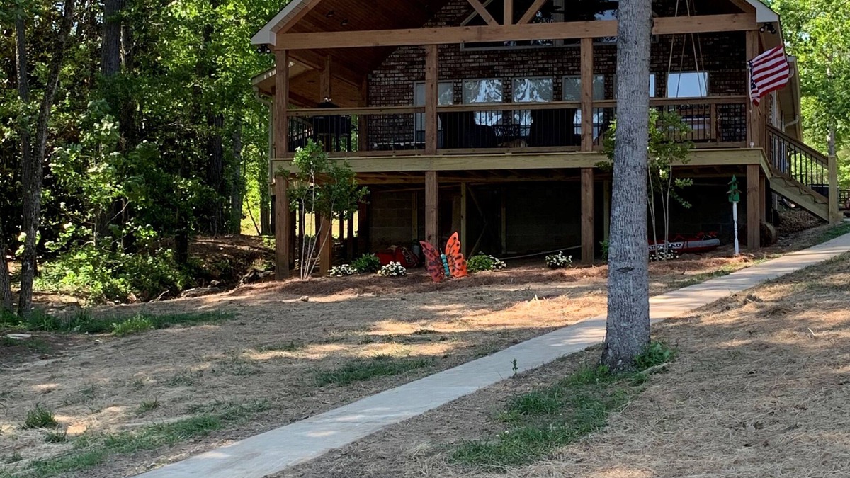 Double Springs Cabin | "Lake Life" Beautiful House On Smith Lake in Double Springs, 4BR, 2BA, Loft Area