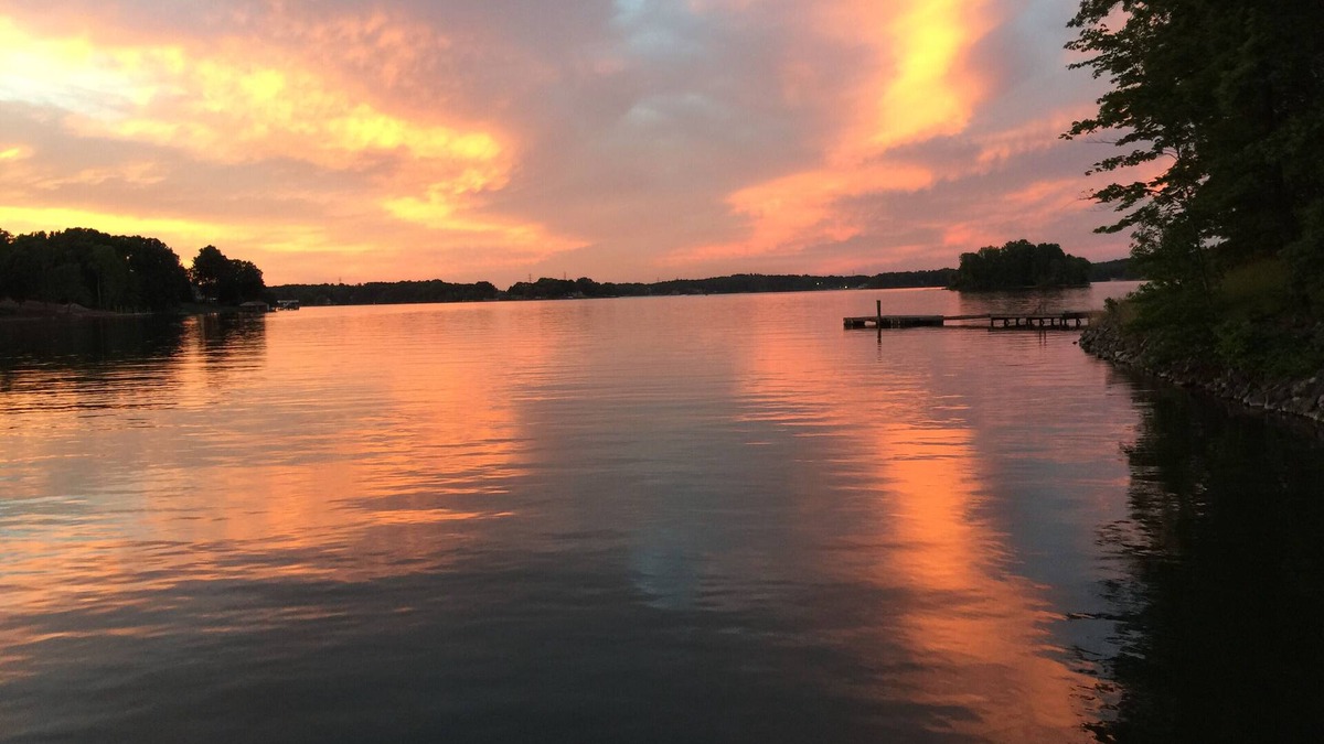 Mayhew House | Lake Life Retreat waiting for you-4 BR lake front property