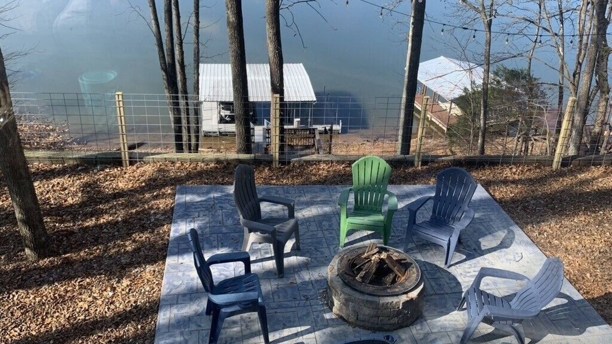Estill Springs House | Lake Lifen4 Bedroom, 3 Bath, Sleeps 12.