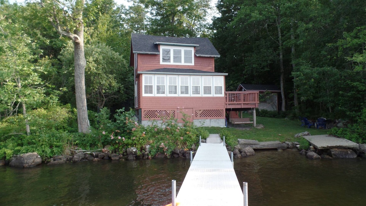 Richmond Cabin | Lake Living for 6 at Spring Cove off I295