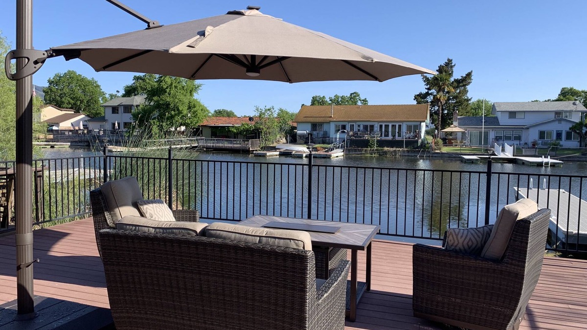 Lakeport House | Lake Living on the Water - House with Private Dock in Lakeport on Clearlake