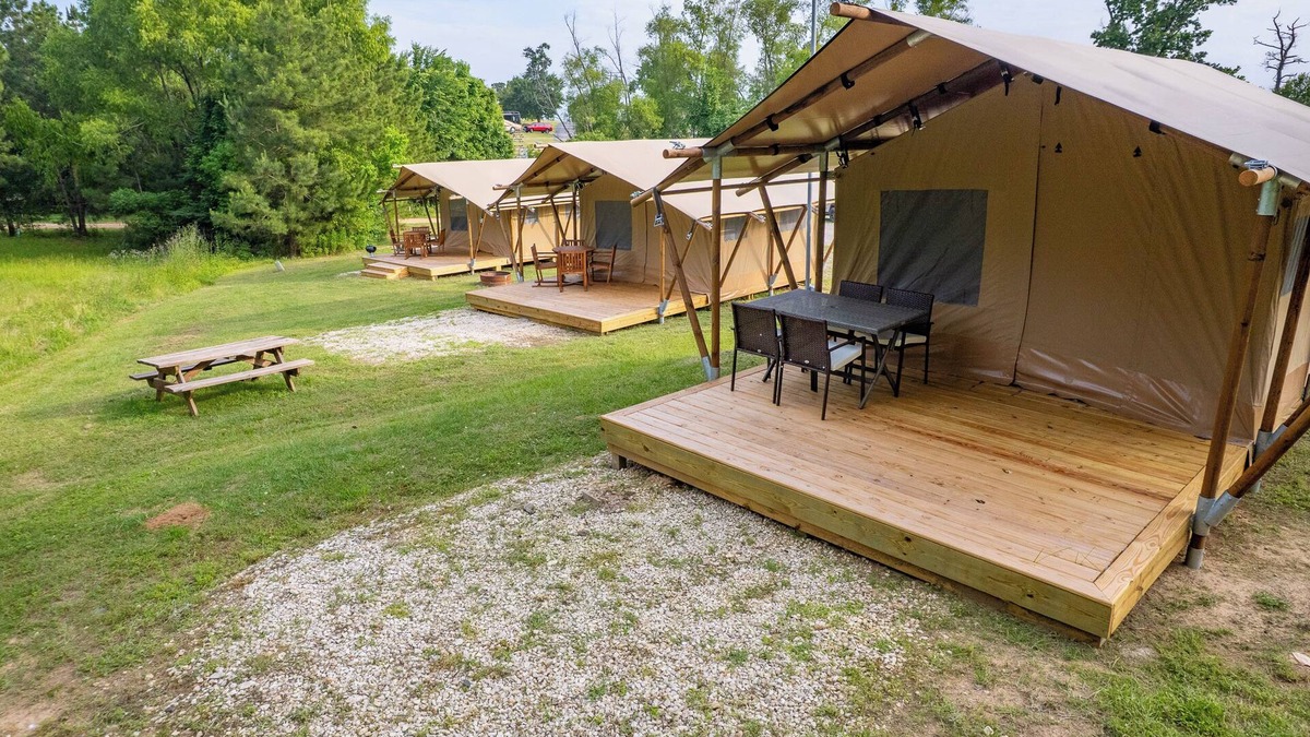 Onalaska RV Rental | Lake Livingston Glamping Retreat