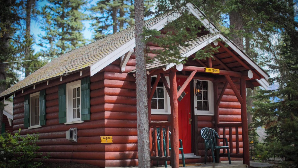 Lake Louise Cabin | Lake Louise Cozy Cabin | Fireplace & Balcony