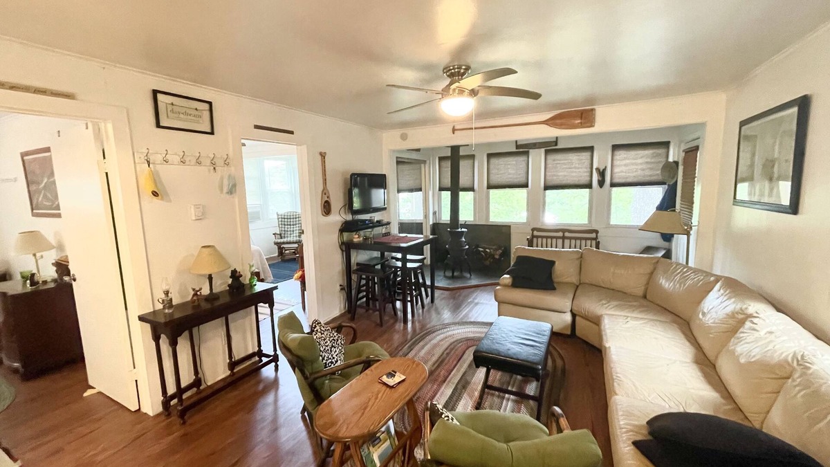 Lake Luzerne-Hadley Cottage | Lake Luzerne Cottage with Lake Rights 15 Min from Lake George