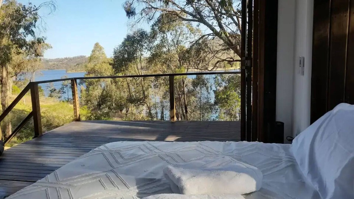 South Bowenfels Cabin | Lake Lyell Tiny Cabin, 4x4 and AWD access only