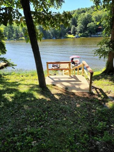 Penrod House | Lake Malone ky Lake shore home right on water with private boat dock, A Shore Thing