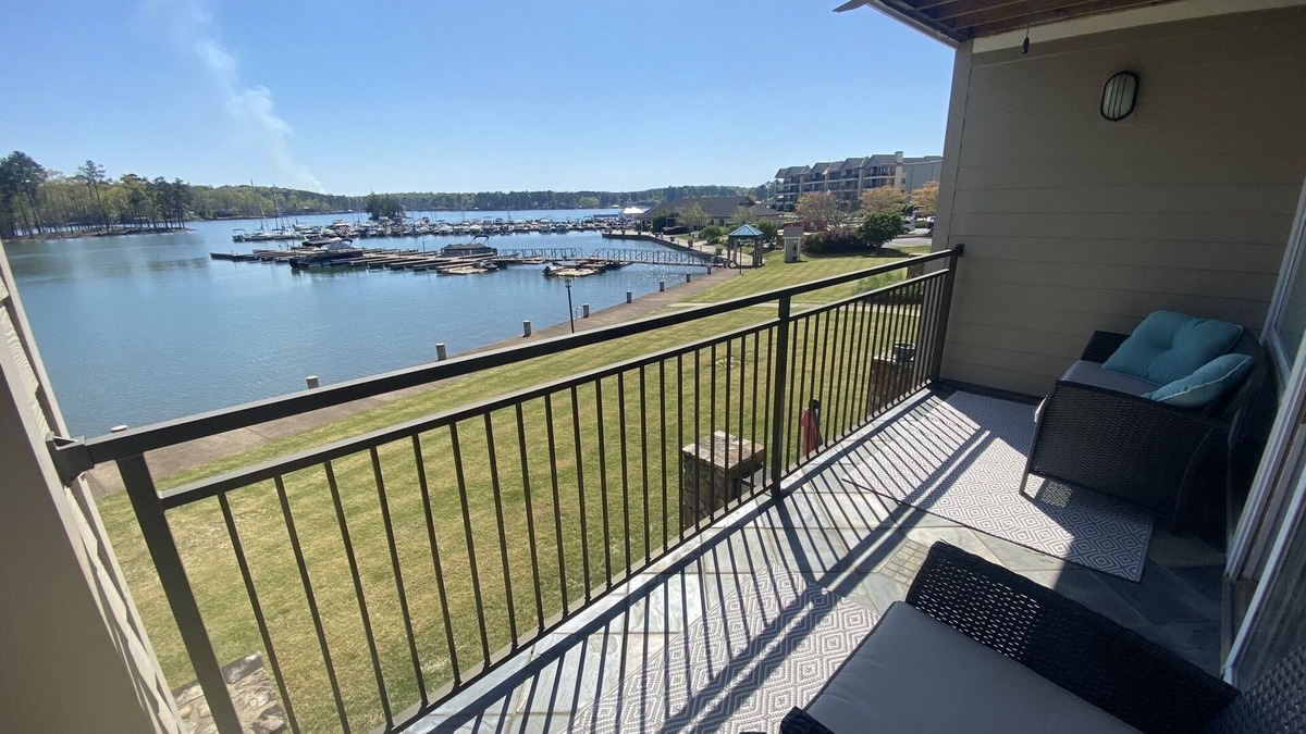Dadeville Condo | LAKE MARTIN Water Walk Out Condo IN STILLWATERS 35 MIN TO AUBURN!