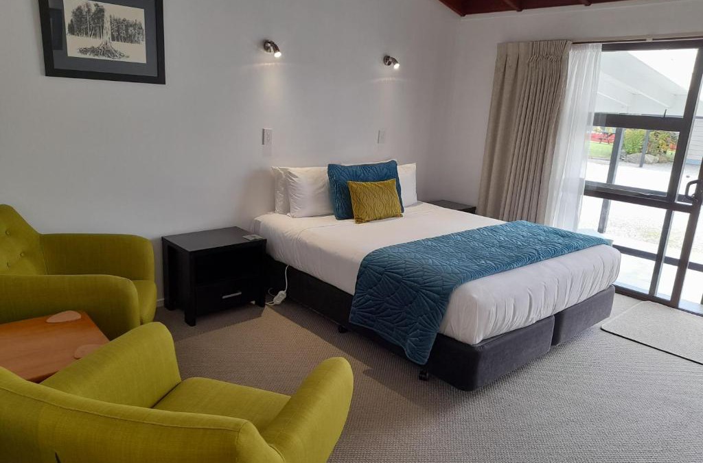 Fox Glacier Hotel | Lake Matheson Motel