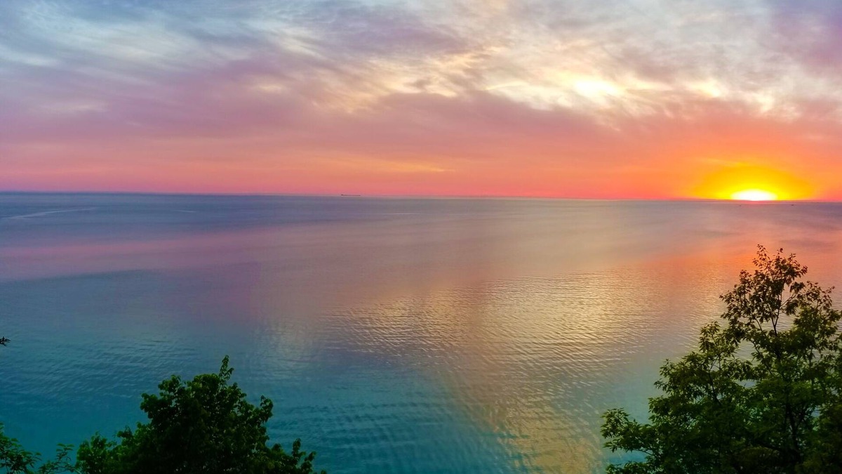 Frankfort Cottage | Lake MI Cottage w/105' of Private, Sandy Beach. Sept/Oct. Availability.