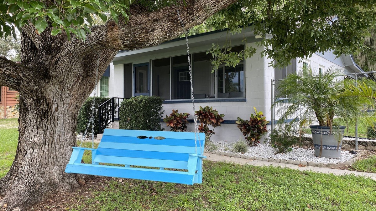 Minneola House | Lake Minneola Sunset Cottage - Lakefront Home - Sun Water Florida!