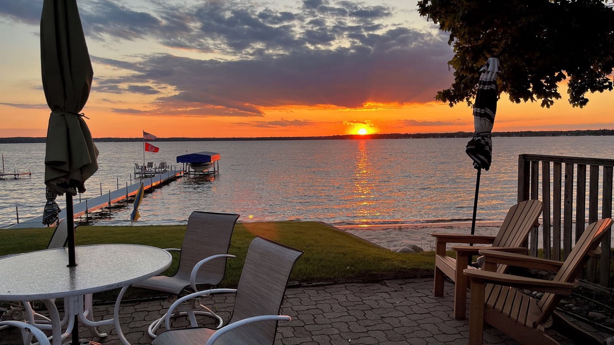 Lake City Cottage | Lake Missaukee with Dock, Hoist, Sandy Beach and Fabulous Sunsets - 2 Bath