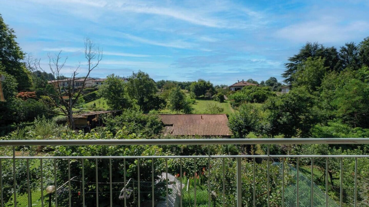 Osmate Apartment | Lake Monate Apartment