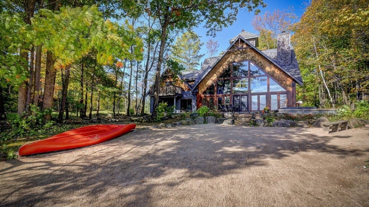 Muskoka Lakes House | Lake Muskoka Executive Cottage