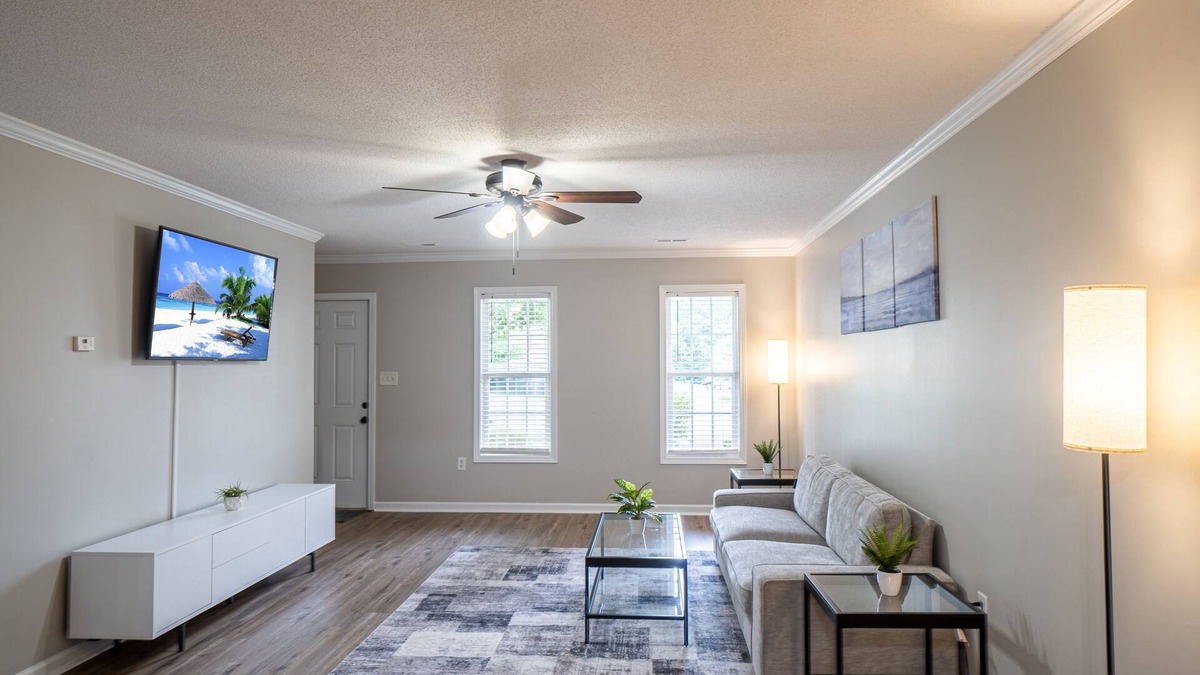 Mount Mourne House | Lake Norman Townhome 2 Master BRs + Parking