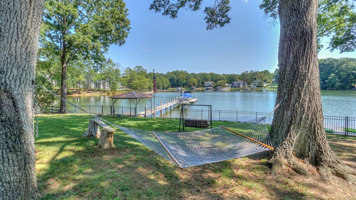 Mooresville Apartment | Lake Norman - Tranquility Cove - Beautiful Lakefront Apartment